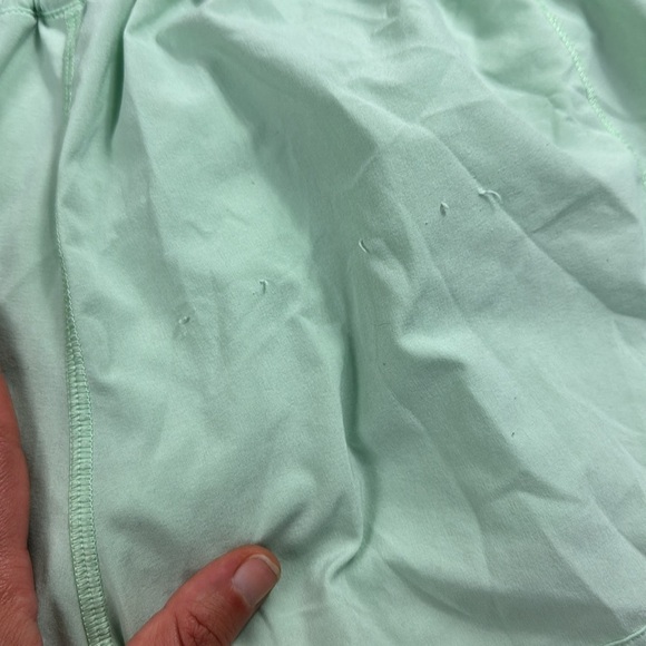 Lululemon Hotty Hot Short II *2.5" Citra Lime - Picture 7 of 10